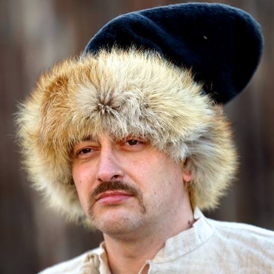 '.get_the_author_meta('display_name').'